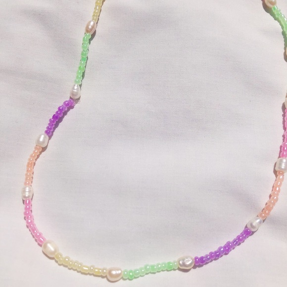 Beachy pearl necklace - Picture 2 of 2